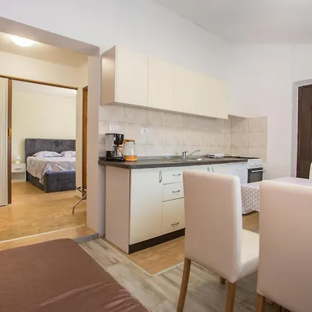 Apartment Ema-dany *