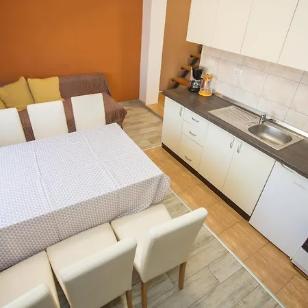 Ema-dany Apartment *